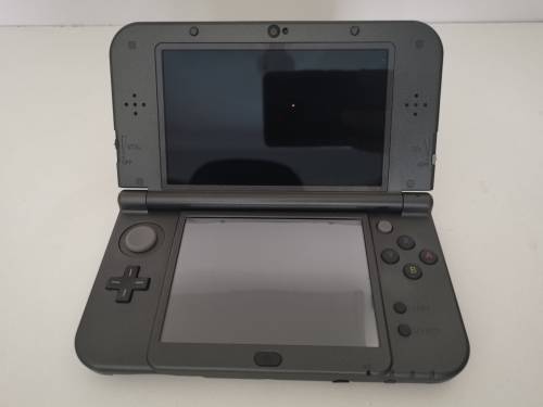 Nintendo New 3DS XL (Grey) with Protective Cover