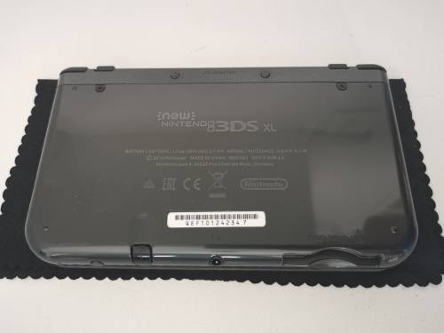 Nintendo New 3DS XL (Grey) with Protective Cover