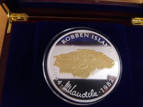 1Kilo PURE SILVER Mandela Robben Island medal,  please see all pictures.