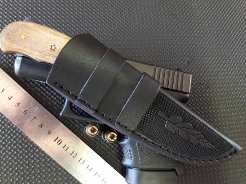 Handmade DAMASCUS Steel Knife, Wooden handle scales. Crazy R1 start, No reserve.