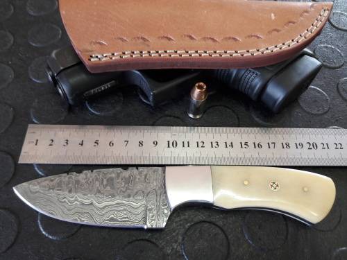 Handmade DAMASCUS Steel Knife, Camel Bone handle scales. Crazy R1 start, No reserve.