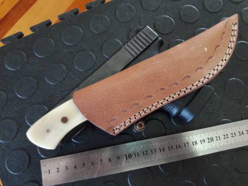 Handmade DAMASCUS Steel Knife, Camel Bone handle scales. Crazy R1 start, No reserve.