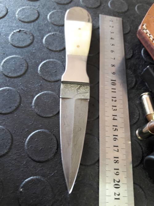 Hanemade Damascus steel Dagger as per images, Crazy R1 auction, No reserve.
