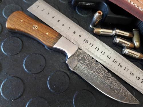 Handmade DAMASCUS Steel Knife, Wooden handle scales. Crazy R1 start, No reserve.