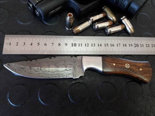 Handmade DAMASCUS Steel Knife, Wooden handle scales. Crazy R1 start, No reserve.