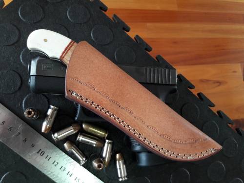 Handmade DAMASCUS Steel Knife, Camel bone and wooden handle scales. Crazy R1 start, No rese