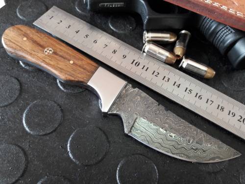 Handmade DAMASCUS Steel Knife, WOODEN handle scales. Crazy R1 start, No reserve.