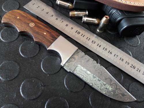 Handmade DAMASCUS Steel Knife, WOODEN handle scales. Crazy R1 start, No reserve.