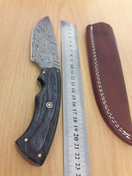 Handmade DAMASCUS Steel Hunting Knife, Wooden handle Scales. NEW DESIGN !!!!!!!
