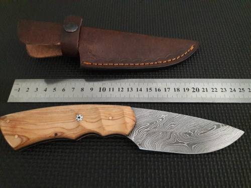 Handmade DAMASCUS Steel Hunting Knife with Wooden handle scales. NEW DESIGN !!!!!