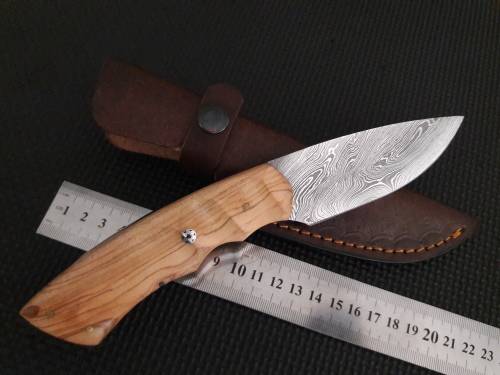 Handmade DAMASCUS Steel Hunting Knife with Wooden handle scales. NEW DESIGN !!!!!