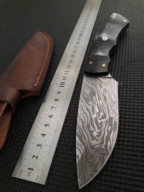 Handmade DAMASCUS Steel Hunting Knife with Wooden handle scales. NEW DESIGN !!!!!