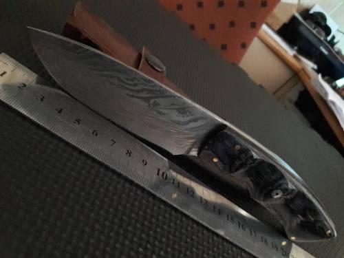 Handmade DAMASCUS Steel Hunting Knife with Wooden handle scales. NEW DESIGN !!!!!