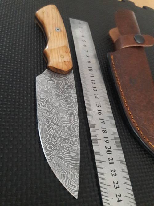 Handmade DAMASCUS Steel Hunting Knife with Wooden handle scales. NEW DESIGN !!!!!