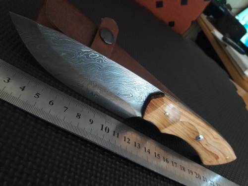 Handmade DAMASCUS Steel Hunting Knife with Wooden handle scales. NEW DESIGN !!!!!