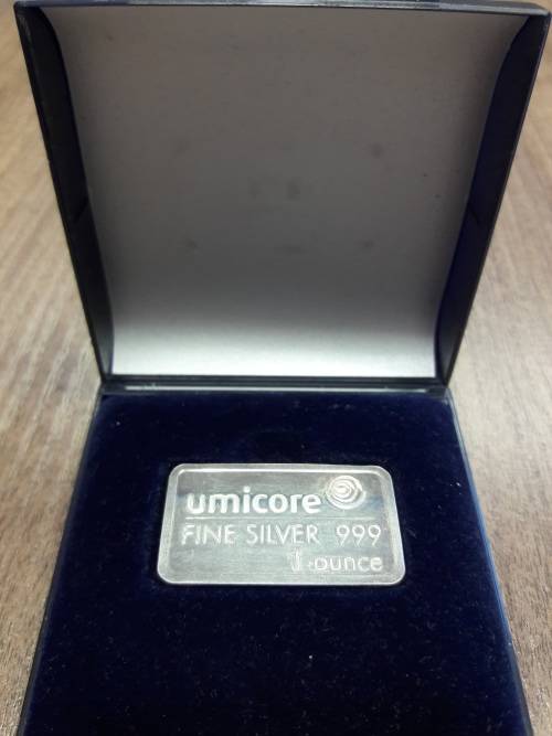 1 OZ PURE SILVER BAR, prices are going through the roof, buy now. (COMBINE PARCELS, save on shipping
