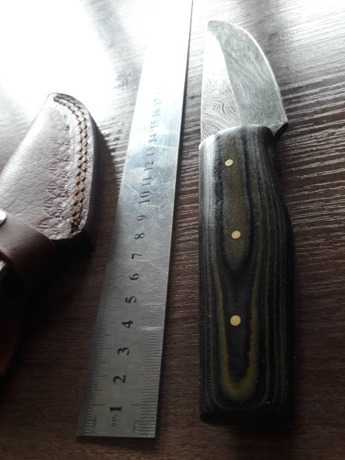 Handmade DAMASCUS Steel Hunting Knife, FULL TANG, with MICARTA handle scales.