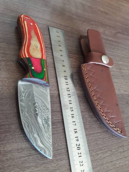 Handmade DAMASCUS Steel Hunting Knife with Wooden handle scales.FULL TANG !!!!!!