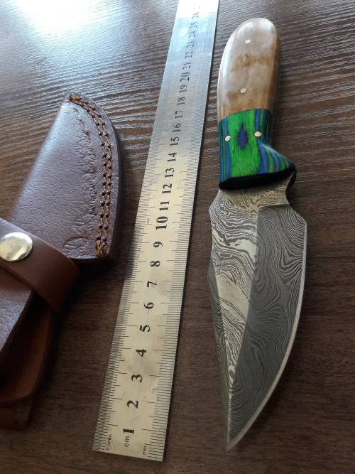 Handmade DAMASCUS Steel Hunting Knife with Wooden handle scales.FULL TANG !!!!!!