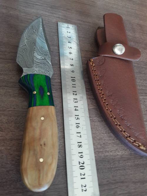 Handmade DAMASCUS Steel Hunting Knife with Wooden handle scales.FULL TANG !!!!!!
