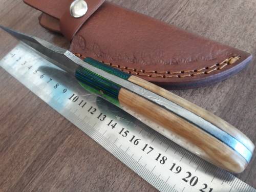 Handmade DAMASCUS Steel Hunting Knife with Wooden handle scales.FULL TANG !!!!!!