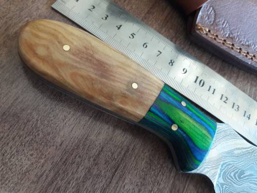 Handmade DAMASCUS Steel Hunting Knife with Wooden handle scales.FULL TANG !!!!!!