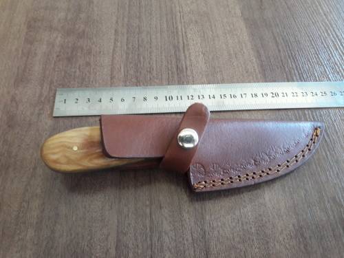 Handmade DAMASCUS Steel Hunting Knife with Wooden handle scales.FULL TANG !!!!!!