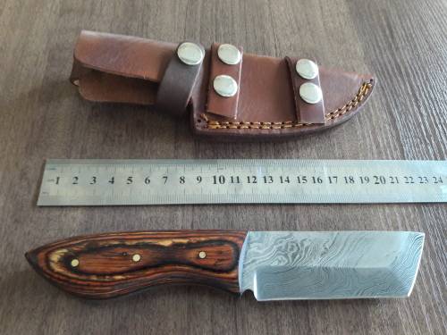 Handmade DAMASCUS Steel Hunting Knife with Wooden handle scales.FULL TANG !!!!!!