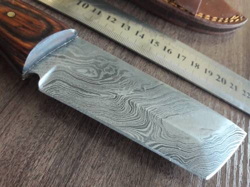 Handmade DAMASCUS Steel Hunting Knife with Wooden handle scales.FULL TANG !!!!!!