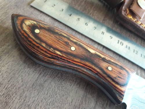 Handmade DAMASCUS Steel Hunting Knife with Wooden handle scales.FULL TANG !!!!!!