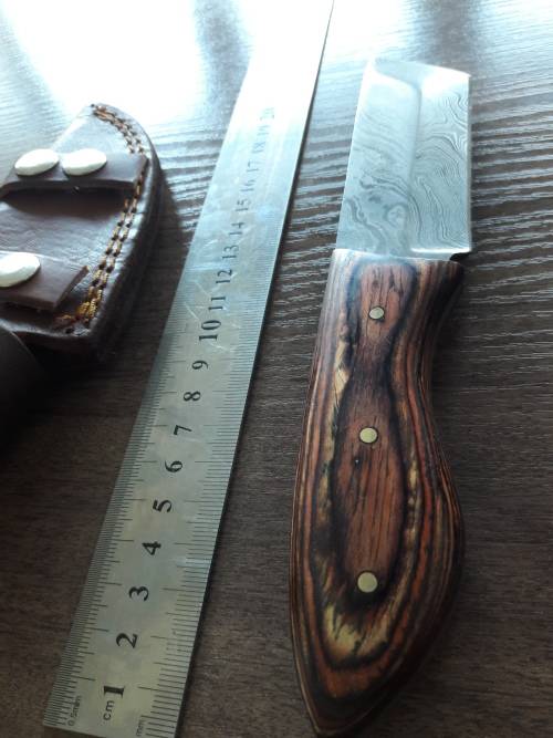 Handmade DAMASCUS Steel Hunting Knife with Wooden handle scales.FULL TANG !!!!!!