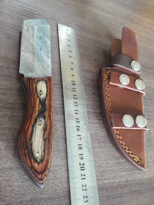 Handmade DAMASCUS Steel Hunting Knife with Wooden handle scales.FULL TANG !!!!!!