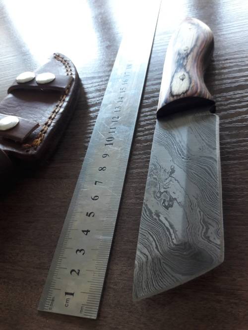 Handmade DAMASCUS Steel Hunting Knife with Wooden handle scales.FULL TANG !!!!!!