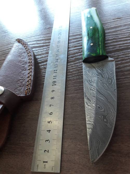 Handmade DAMASCUS Steel Hunting Knife with Wooden handle scales.FULL TANG !!!!!!