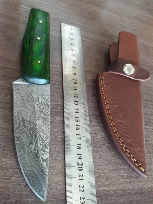 Handmade DAMASCUS Steel Hunting Knife with Wooden handle scales.FULL TANG !!!!!!