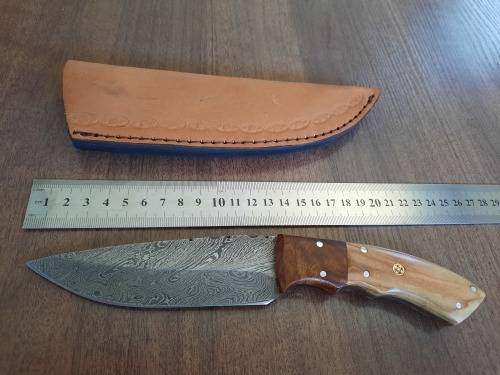 Handmade Damascus steel HUNTING  knife with WOODEN handle scales.