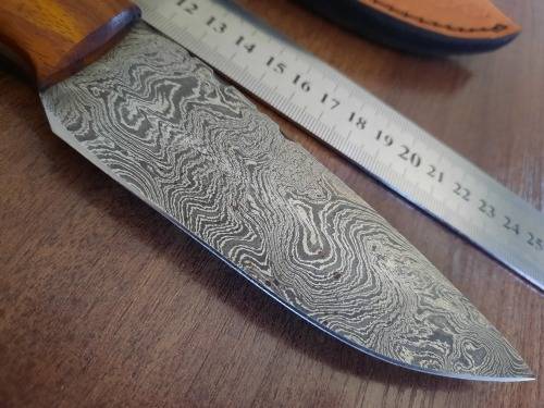 Handmade Damascus steel HUNTING  knife with WOODEN handle scales.