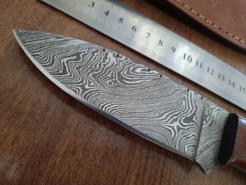 Handmade Damascus steel HUNTING  knife with WOODEN handle scales.