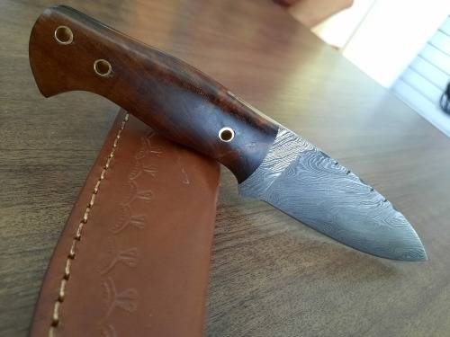 Handmade Damascus steel HUNTING  knife with WOODEN handle scales.