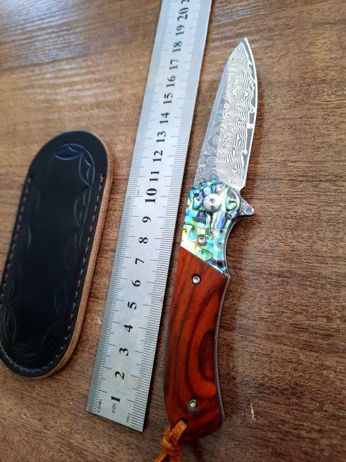 Damascus VG-10 Stainless Steel folding knife, RAZOR Sharp, Rosewood & Shell handle.
