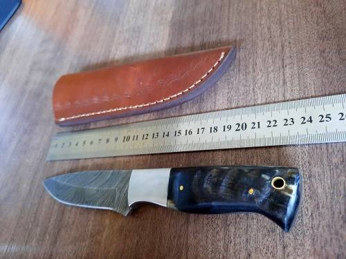 Handmade Damascus steel HUNTING  knife with RAM HORN handle scales. NEW STOCK!! !