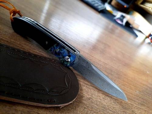 Damascus VG-10 Stainless Steel folding knife, RAZOR Sharp, EBONY WOOD & Shell handle.