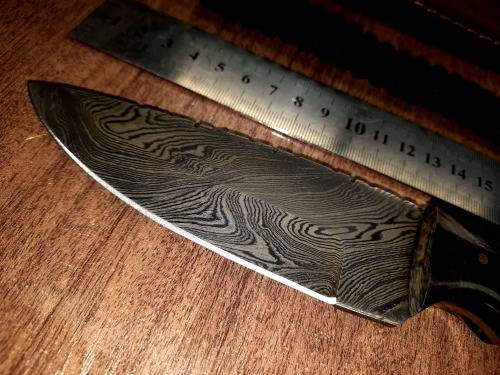 Handmade Damascus steel HUNTING  knife with BULL HORN handle scales. FREE Bracelet !!!!