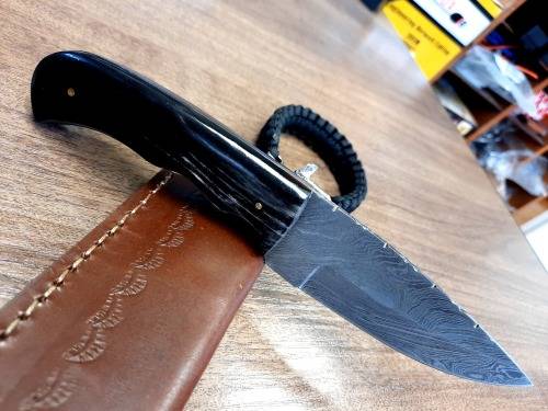 Handmade Damascus steel HUNTING  knife with BULL HORN handle scales. FREE Bracelet !!!!