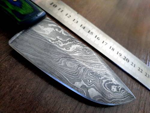 Handmade Damascus steel HUNTING Knife with Wooden handle scales. No Leather Sheath !