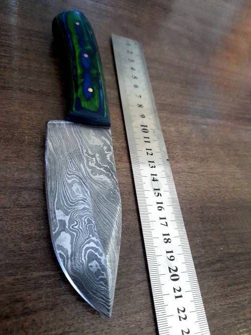 Handmade Damascus steel HUNTING Knife with Wooden handle scales. No Leather Sheath !