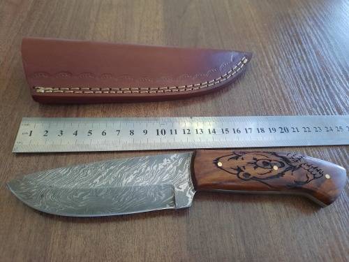 Handmade Damascus steel HUNTING Knife with Wooden handle scales, No leather included.