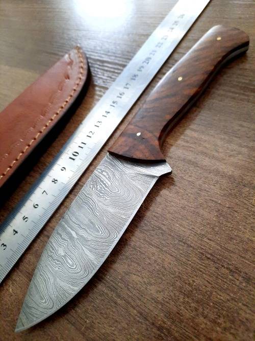 Handmade Damascus steel HUNTING Knife with Wooden handle scales, New stock !