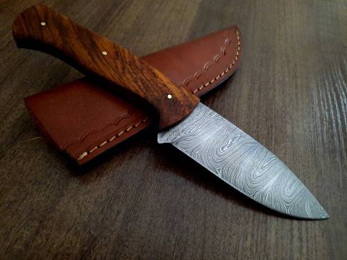 Handmade Damascus steel HUNTING Knife with Wooden handle scales, New stock !
