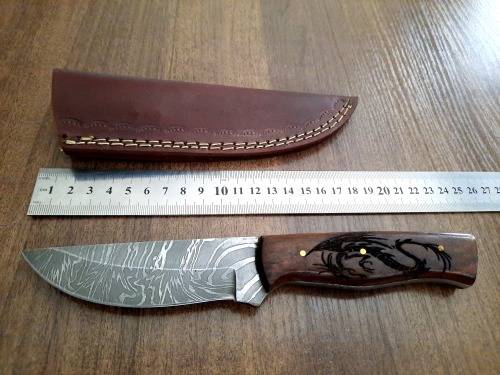Handmade Damascus steel HUNTING Knife with Wooden handle scales, New stock !